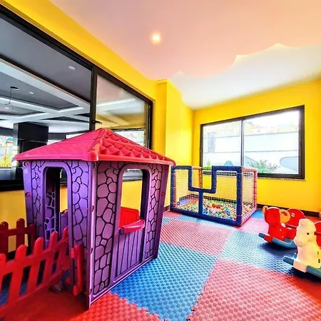 Konak Cleopatra Twin Towers 2 Plus 1 Daire *